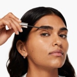 Clinique JUST BROWSING™ Gel sculptant transparent 4 of 4 Gel sculptant transparent