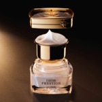 50ML DIOR DIOR PRESTIGE La crème texture essentielle crème anti-âge haute réparation - recharge 2 of 4 La crème texture essentielle crème anti-âge haute réparation - recharge