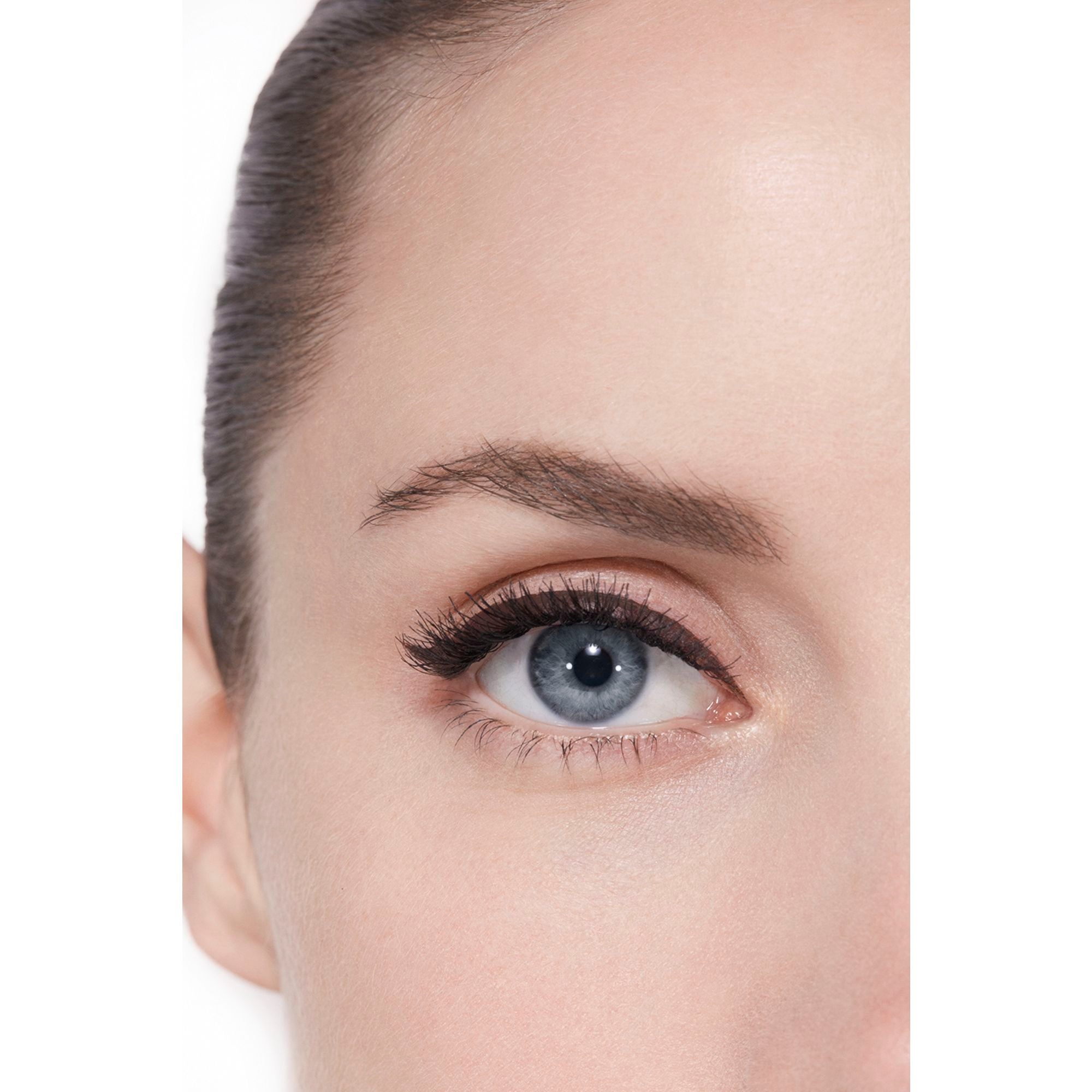 Eye-liner liquide haute precision, longue tenue et sans bavure