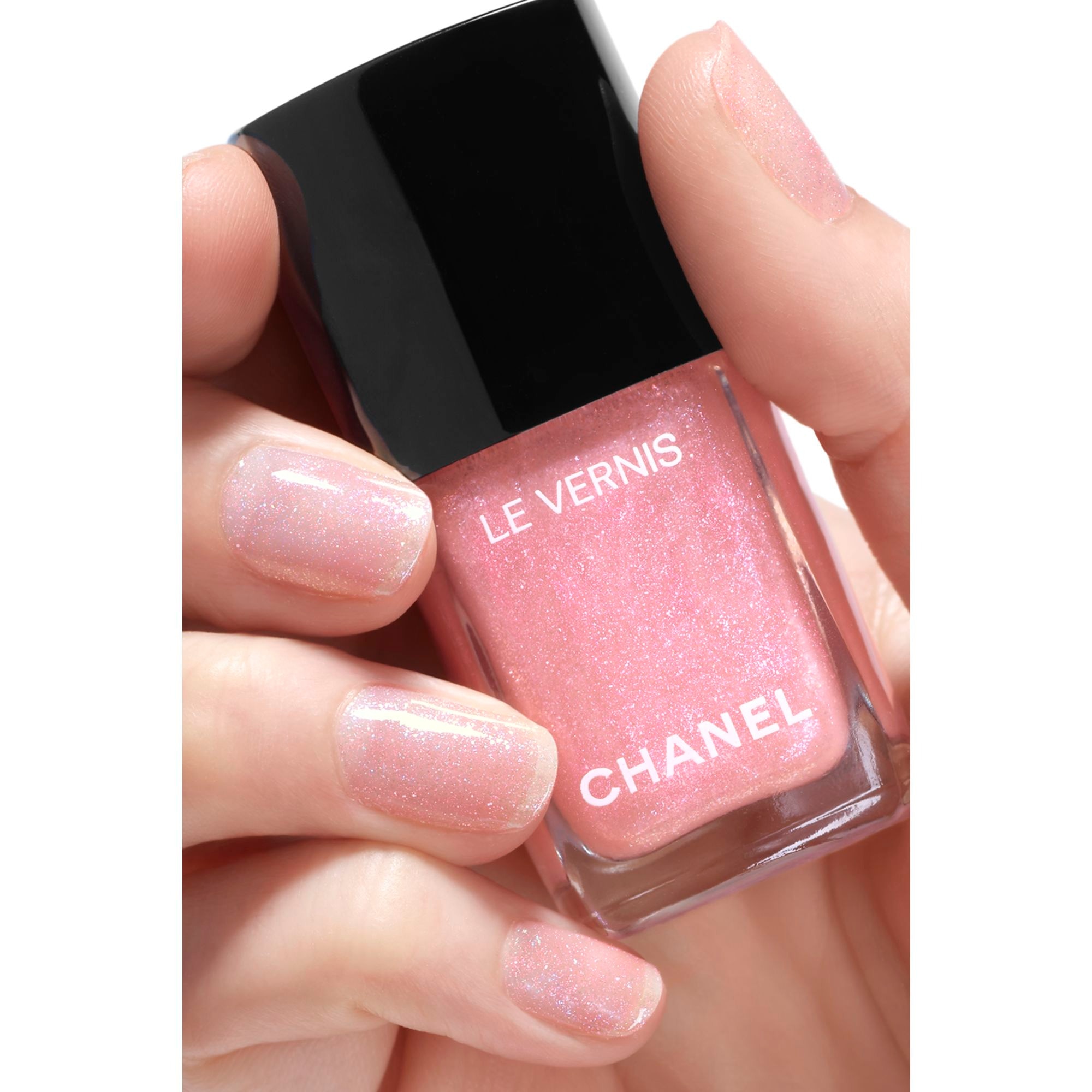CHANEL LE VERNIS Couleur et brillance longue tenue 1 of 4