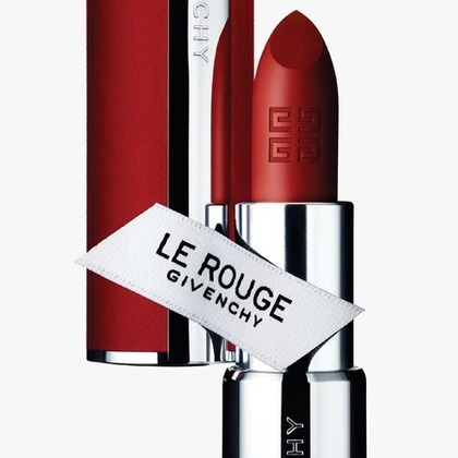  GIVENCHY LE ROUGE Rouge à lèvres fini mat lumineux, mat poudré ou brillant scintillant.  1 of 4 