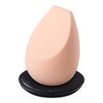  CLÉ DE PEAU BEAUTÉ TEINT L'éponge  1 of 2 L'éponge