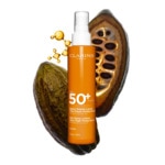 150ML Clarins SOLAIRE Spray solaire lacté très haute protection corps spf50+  3 of 4 Spray solaire lacté très haute protection corps spf50+
