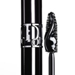 DIOR DIORSHOW Mascara volume sur mesure 24h - définition cil à cil - formule soin - 90 % d'ingrédients d'origine naturelle 4 of 4 Mascara volume sur mesure 24h - définition cil à cil - formule soin - 90 % d'ingrédients d'origine naturelle