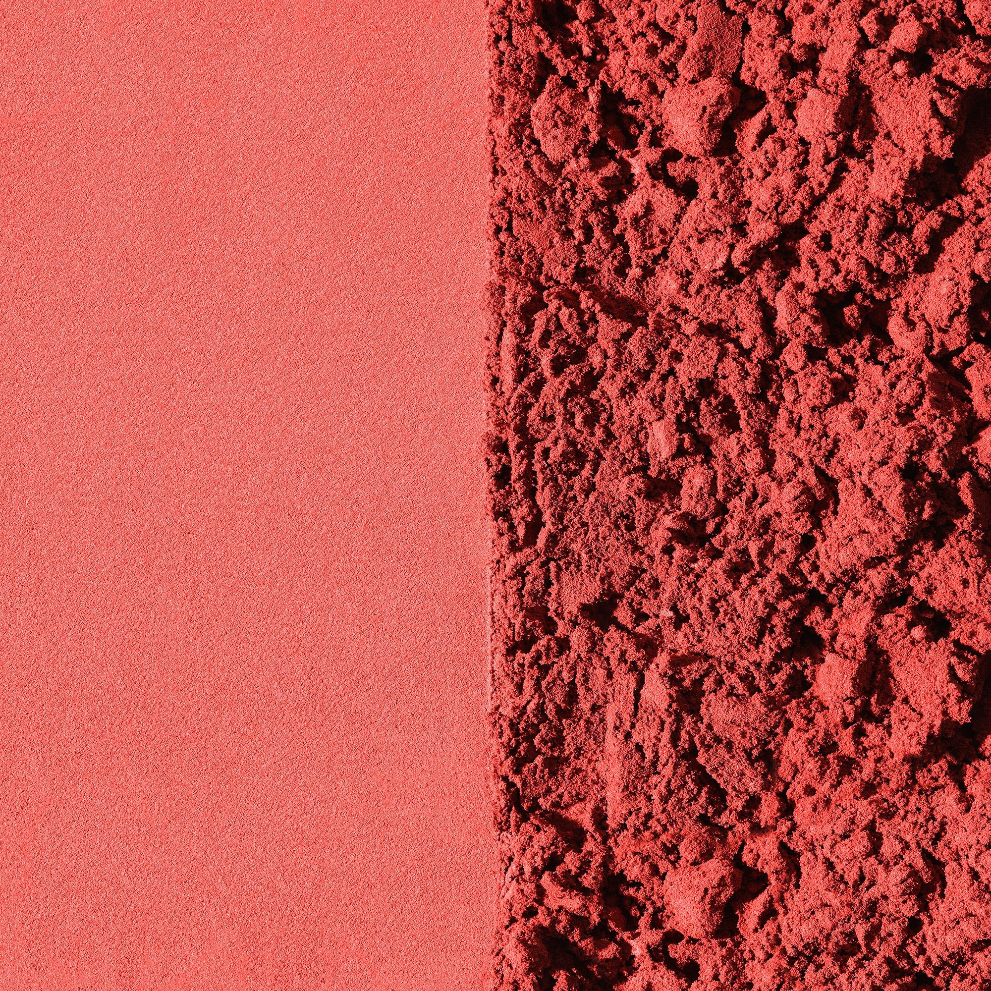 Blush poudre hydratant et infusé de soins