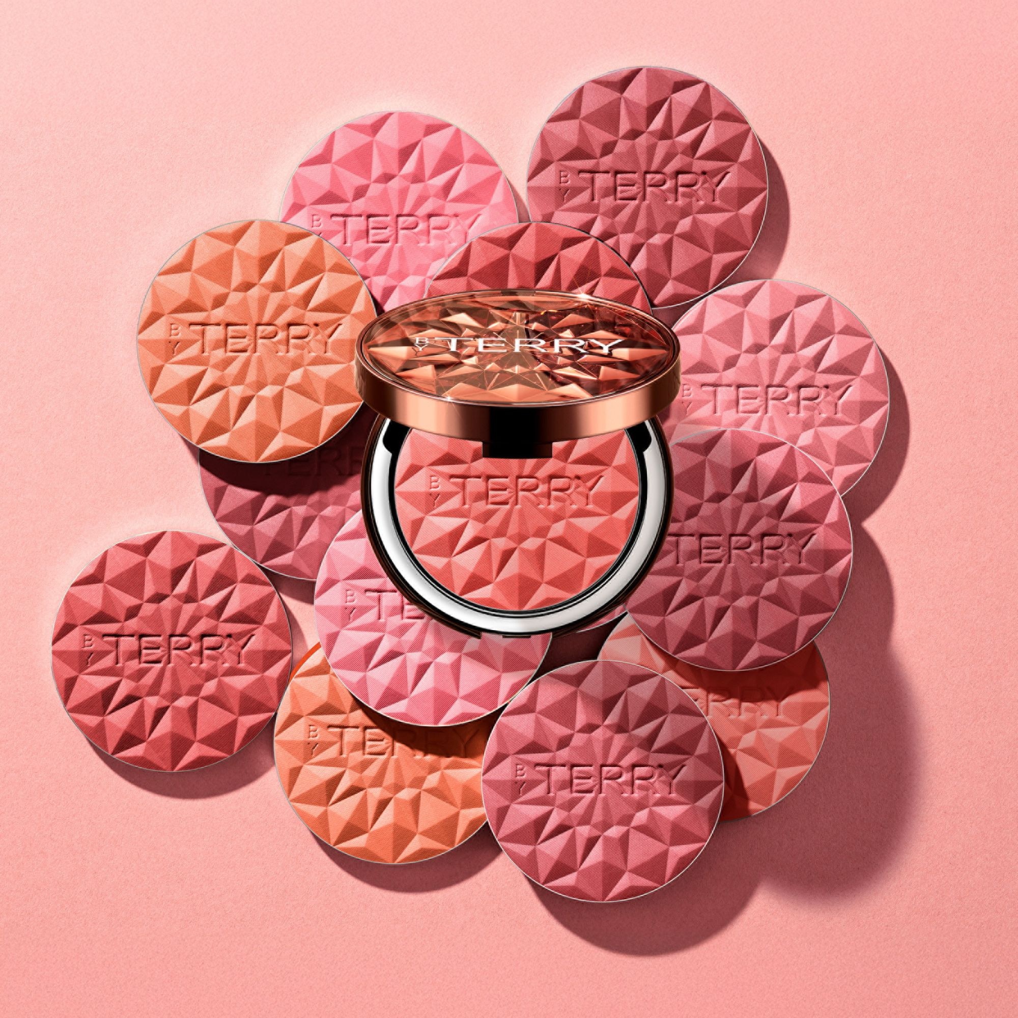 Blush poudre hydratant et infusé de soins