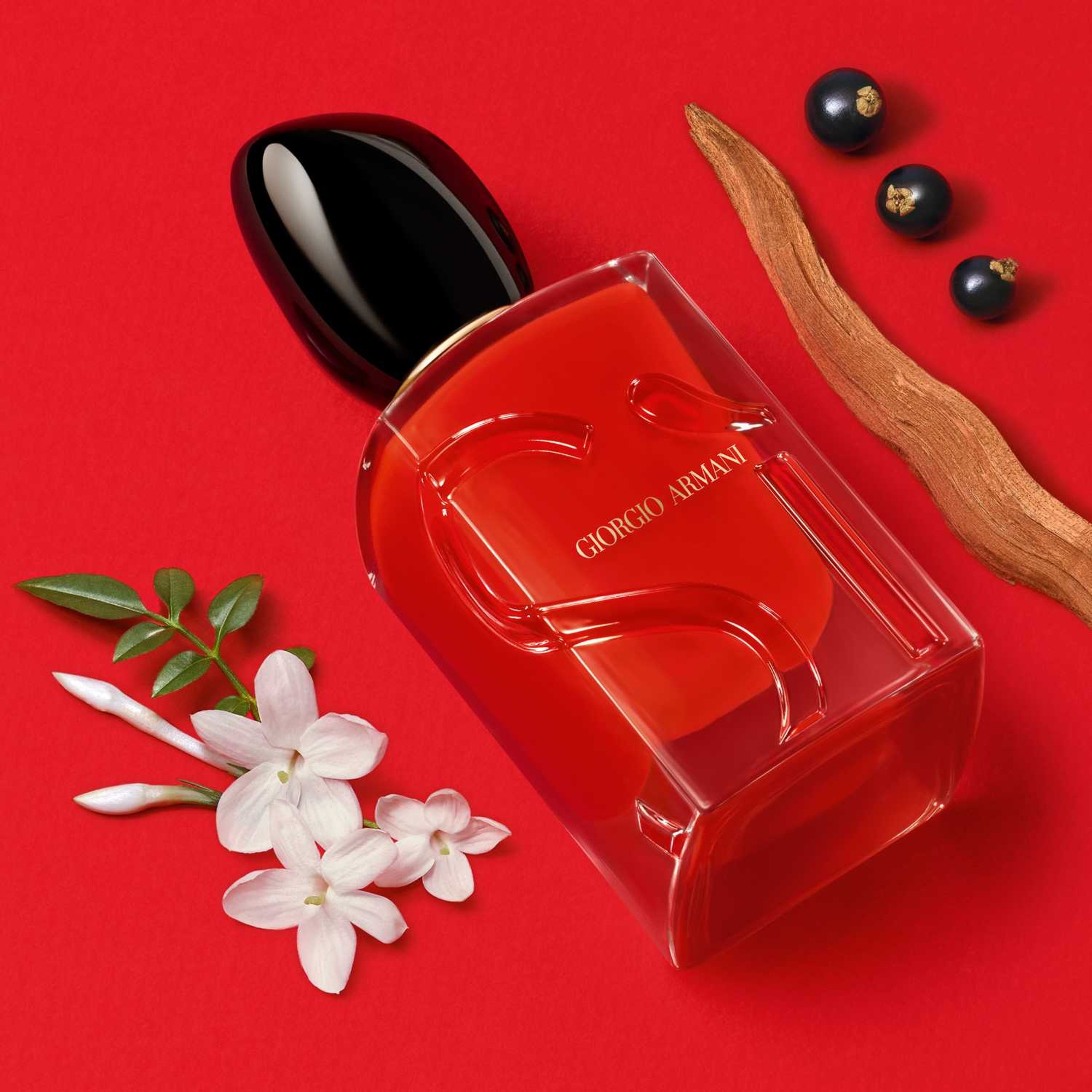 30mL Armani SÌ PASSIONE Eau de parfum 1 of 3