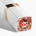 CHANEL ROUGE COCO Le baume teinté hydratant embelisseur intensité sur mesure 2 of 4 Le baume teinté hydratant embelisseur intensité sur mesure