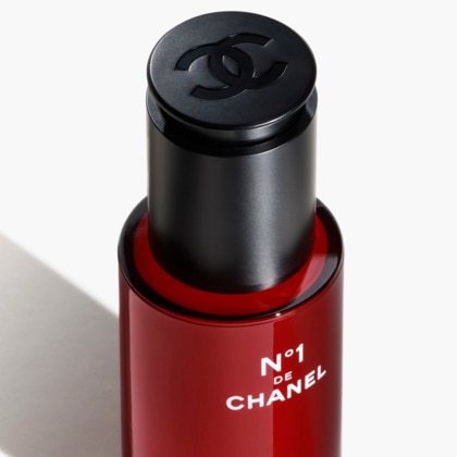 30ml CHANEL N°1 DE CHANEL Sérum revitalisant  1 of 4 