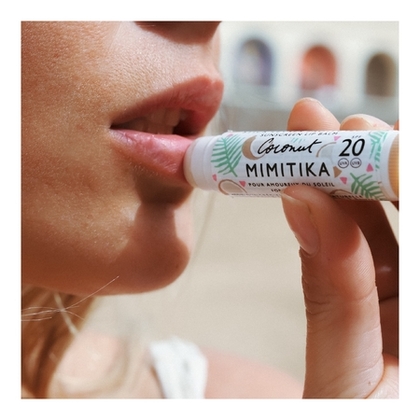 4G MIMITIKA POUR AMOUREUX DU SOLEIL Stick lèvres coco SPF20  1 of 3 