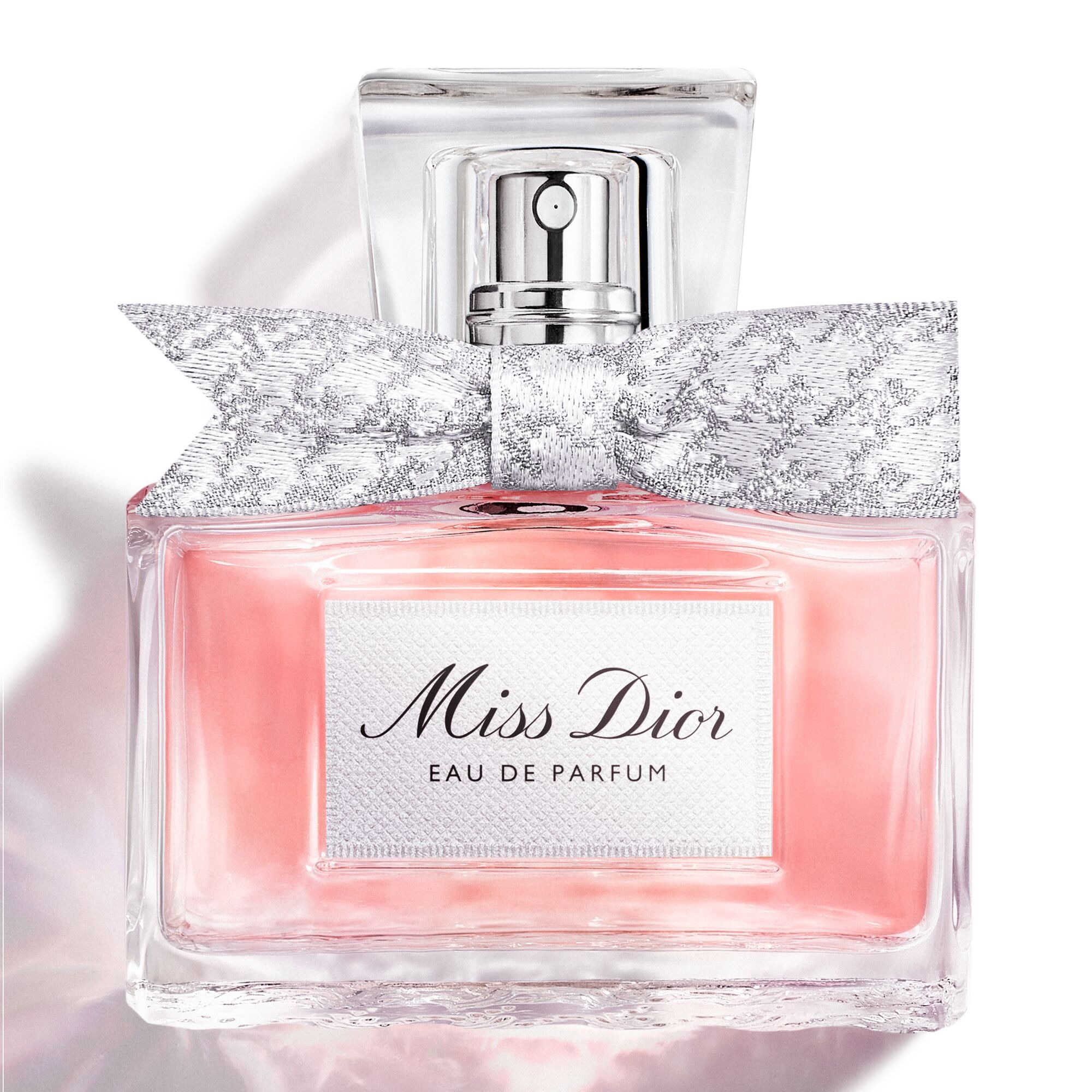 30ML DIOR MISS DIOR Eau de parfum - notes florales, vanillées et sensuelles 1 of 4 Eau de parfum - notes florales, vanillées et sensuelles