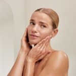 200ML RITUALS THE RITUAL OF NAMASTE Huile nettoyante douce visage 2 of 2 Huile nettoyante douce visage