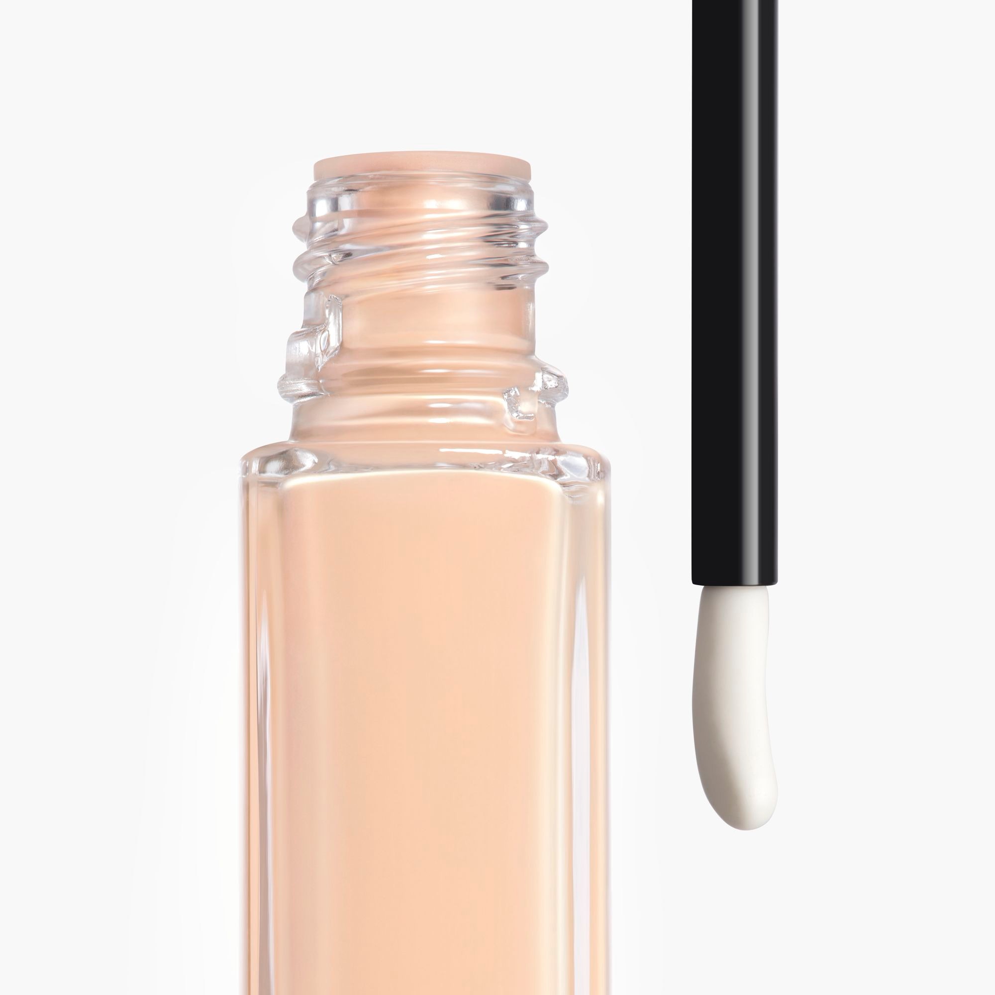 CHANEL LES BEIGES Correcteur sérum 1 of 4