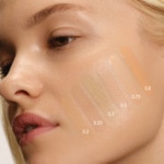 Armani LUMINOUS SILK FOUNDATION Fond de teint soyeux lumineux 4 of 4 Fond de teint soyeux lumineux