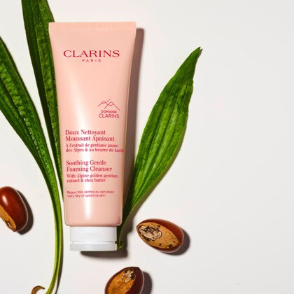 125ML Clarins DEMAQUILLANTS Doux nettoyant moussant apaisant - peaux très sèches ou sensibles  1 of 4 