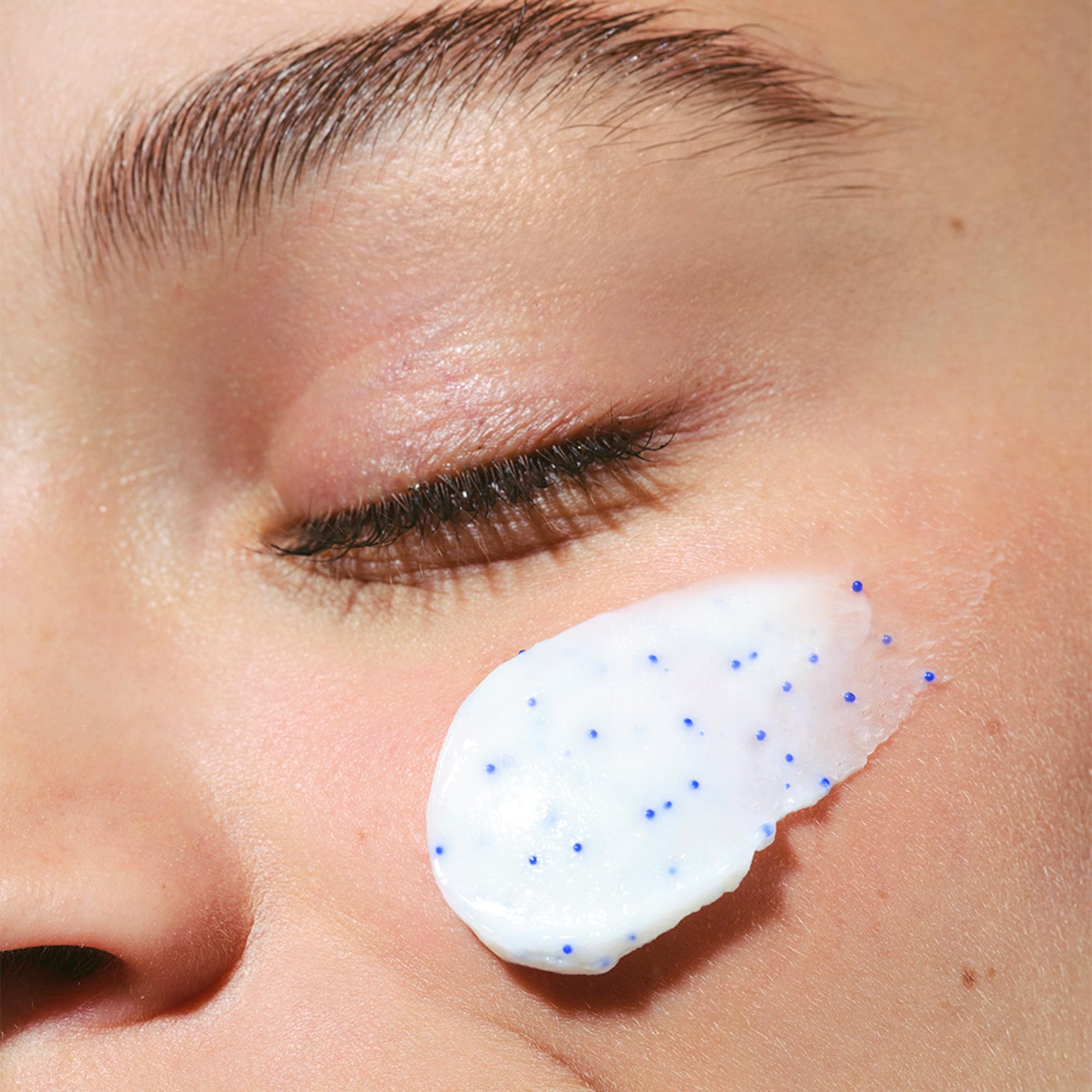 Doux nettoyant moussant purifiant ? peaux mixtes à grasses