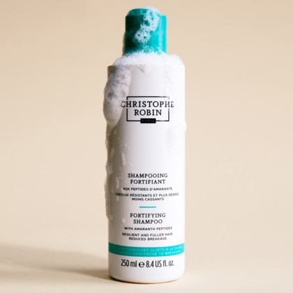 Shampooing fortifiant aux peptides d'amarante