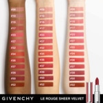  GIVENCHY LE ROUGE SHEER VELVET Rouge à lèvres mat floutant à la texture velours  3 of 4 Rouge à lèvres mat floutant à la texture velours