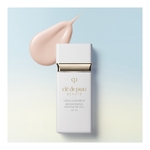30ML CLÉ DE PEAU BEAUTÉ TEINT Voile lumineux spf 30  3 of 4 Voile lumineux spf 30