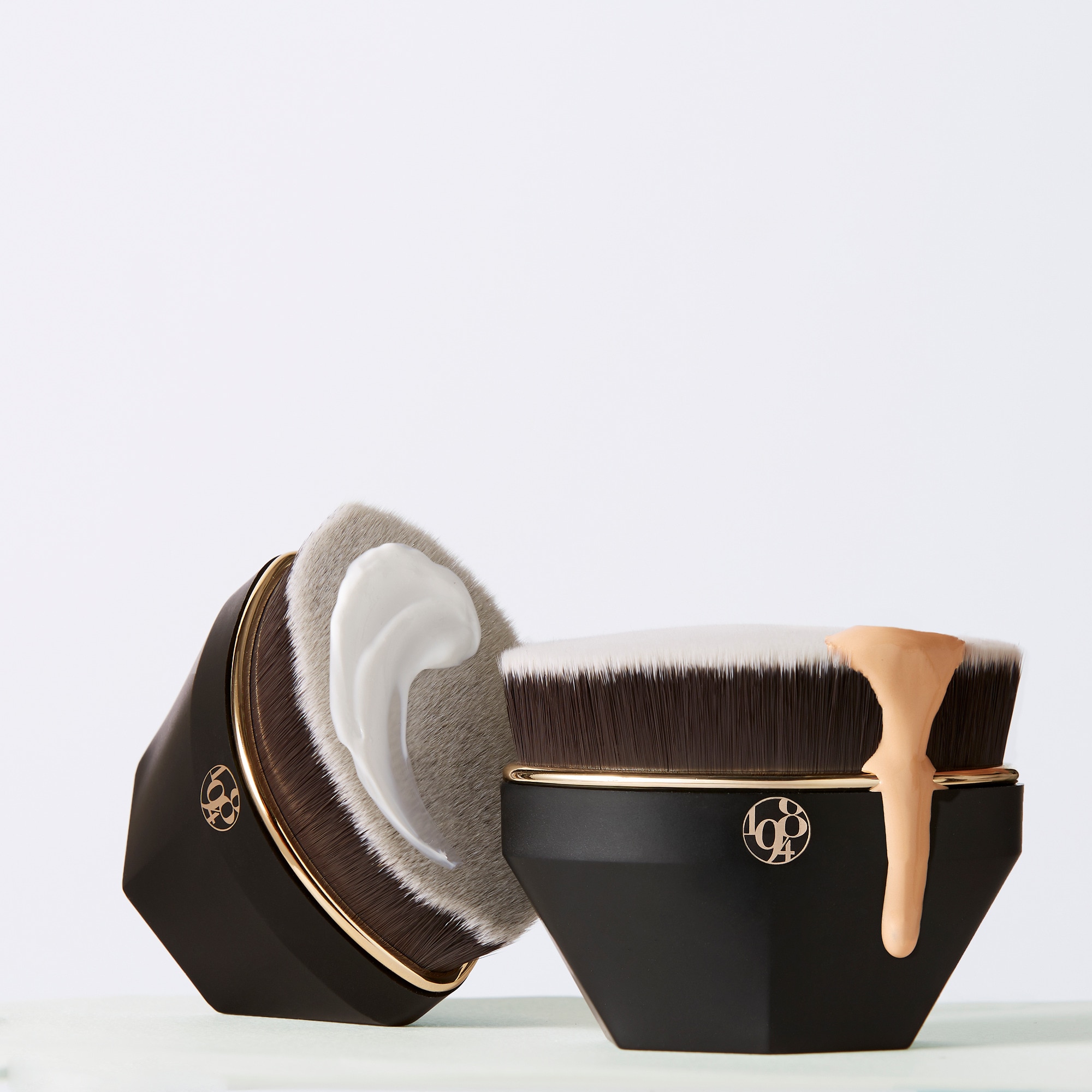 Le pinceau soin & fond de teint