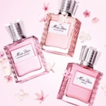 20ML DIOR MISS DIOR Parfum roller-pearl - notes florales fruitées et boisées 4 of 4 Parfum roller-pearl - notes florales fruitées et boisées
