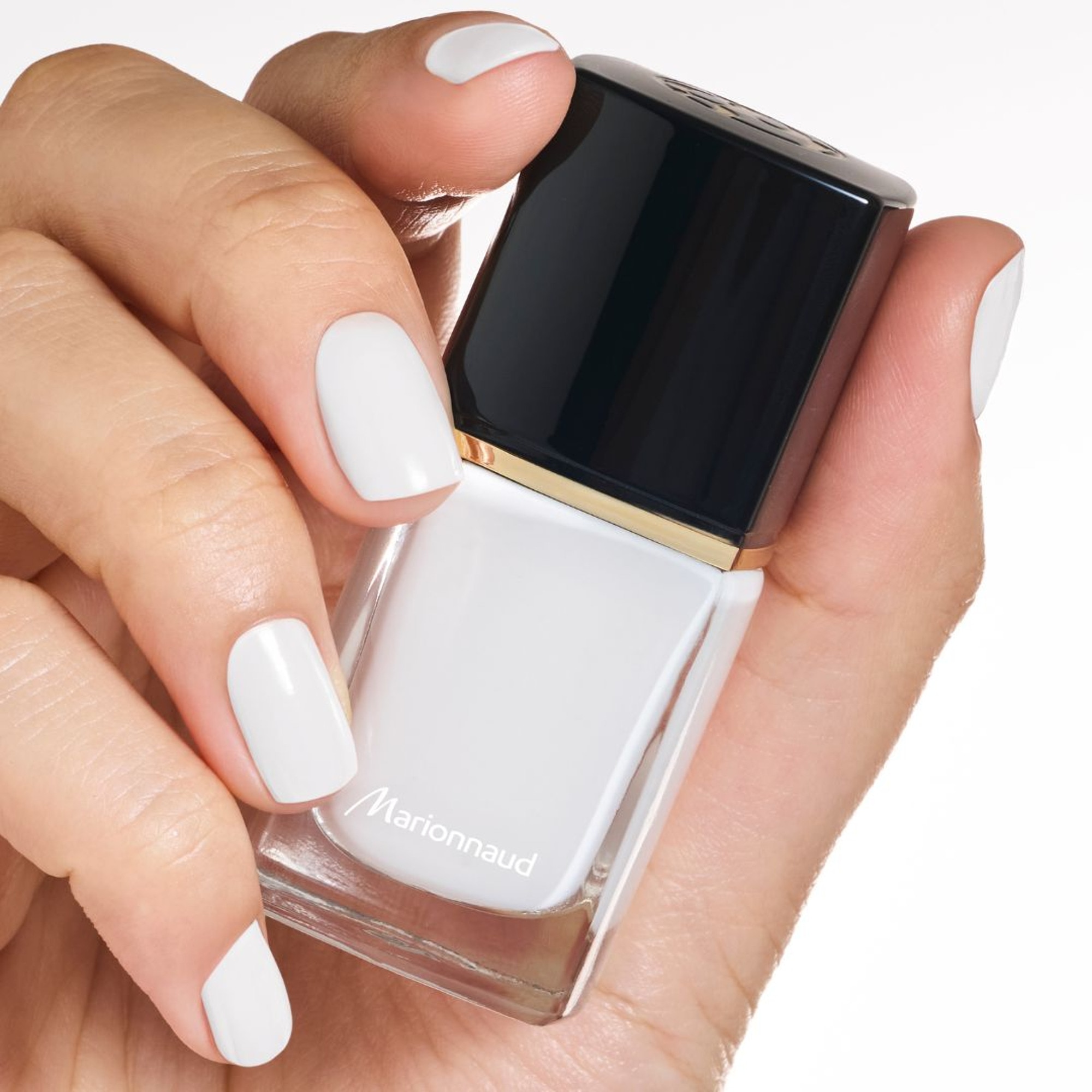 Vernis à ongles effet gel résultat longue tenue, éclatant et raffiné