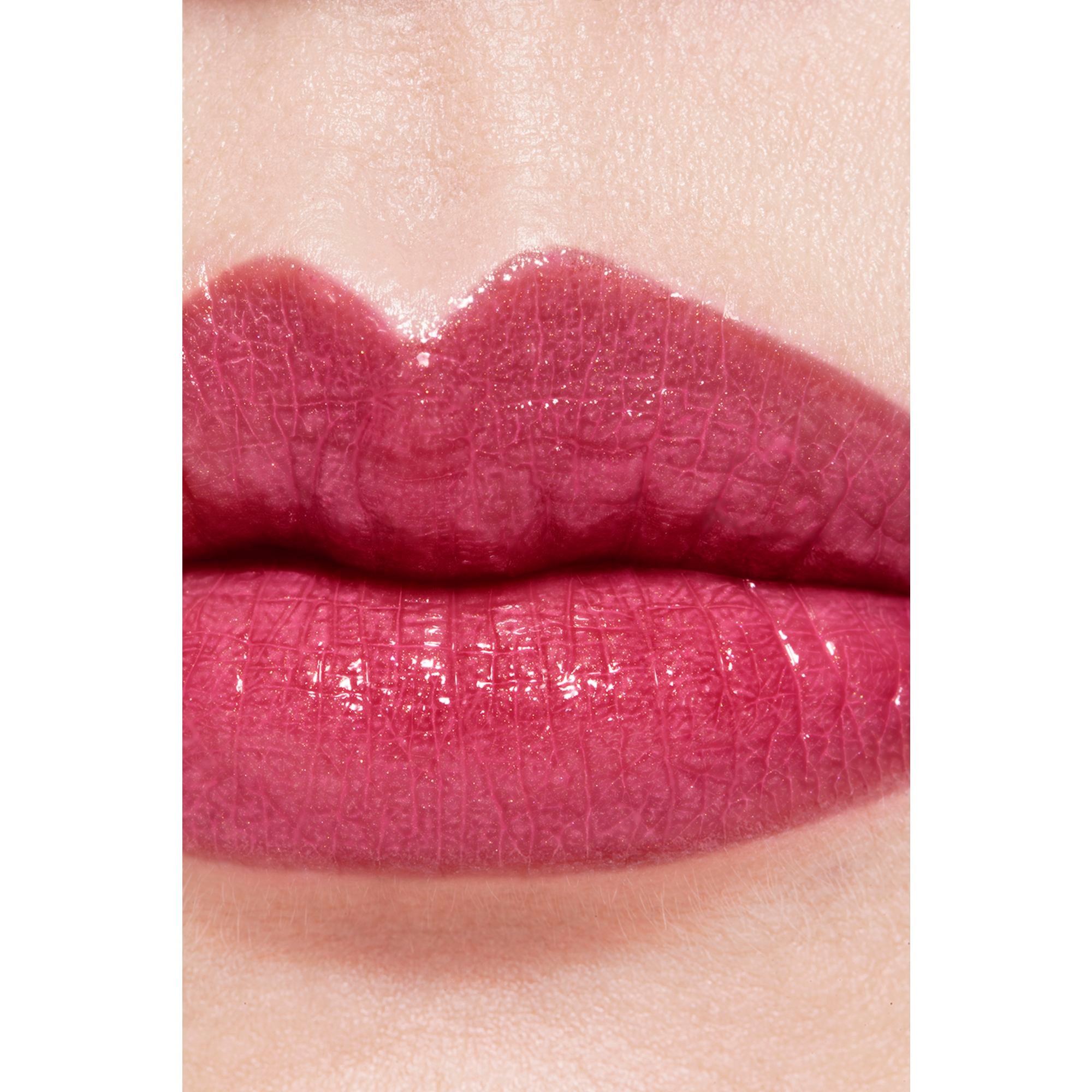 Le rouge satiné soin hydratant et lissant longue tenue