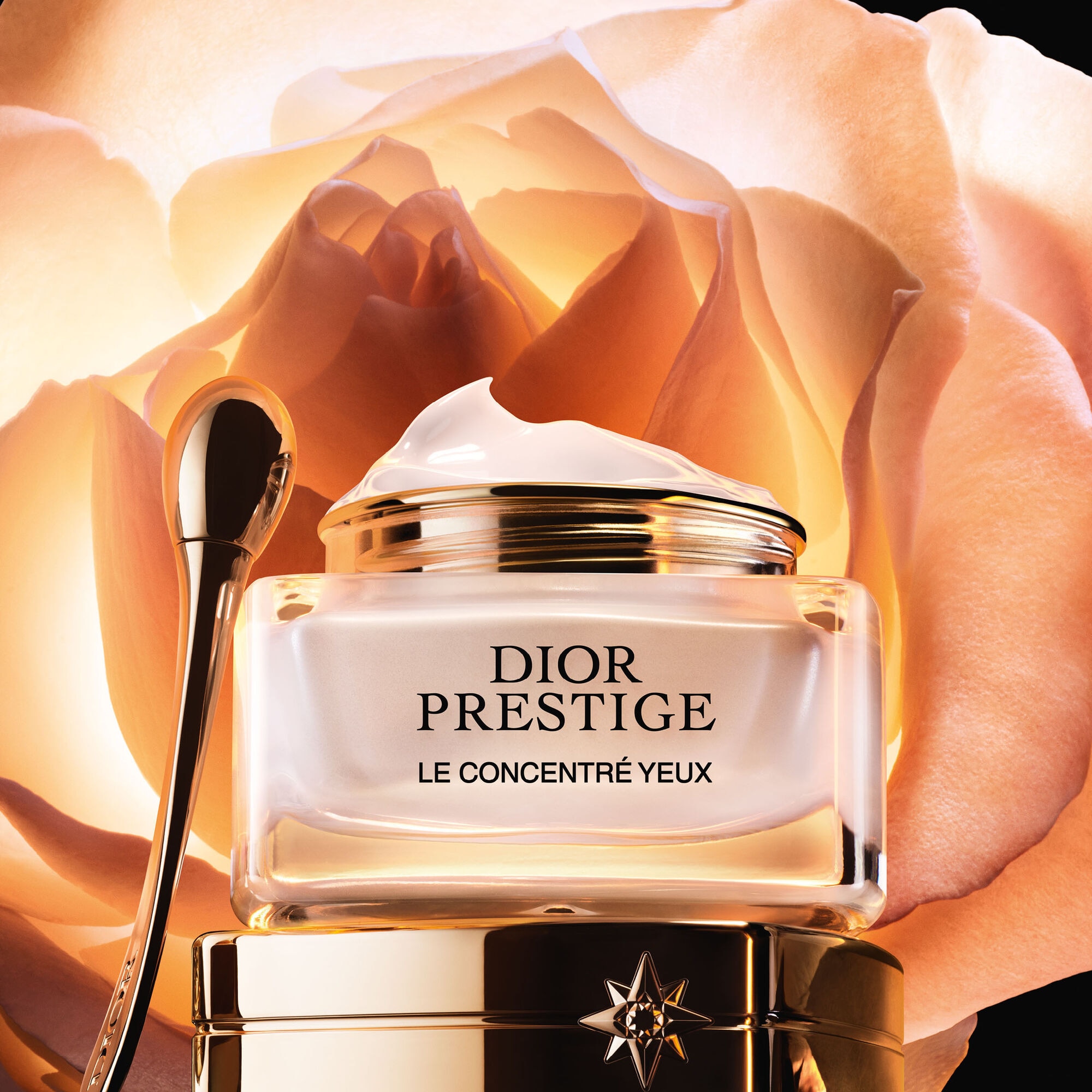 15ML DIOR DIOR PRESTIGE Le concentré yeux soin contour des yeux anti-âge 2 of 4 Le concentré yeux soin contour des yeux anti-âge