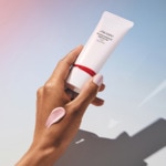  Shiseido REVITALESSENCE SKIN GLOW Base de teint  2 of 3 Base de teint