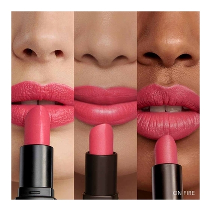  BOBBI BROWN LUXE MATTE LIP COLOR Rouge à lèvres mat audacieux et vif  1 of 4 