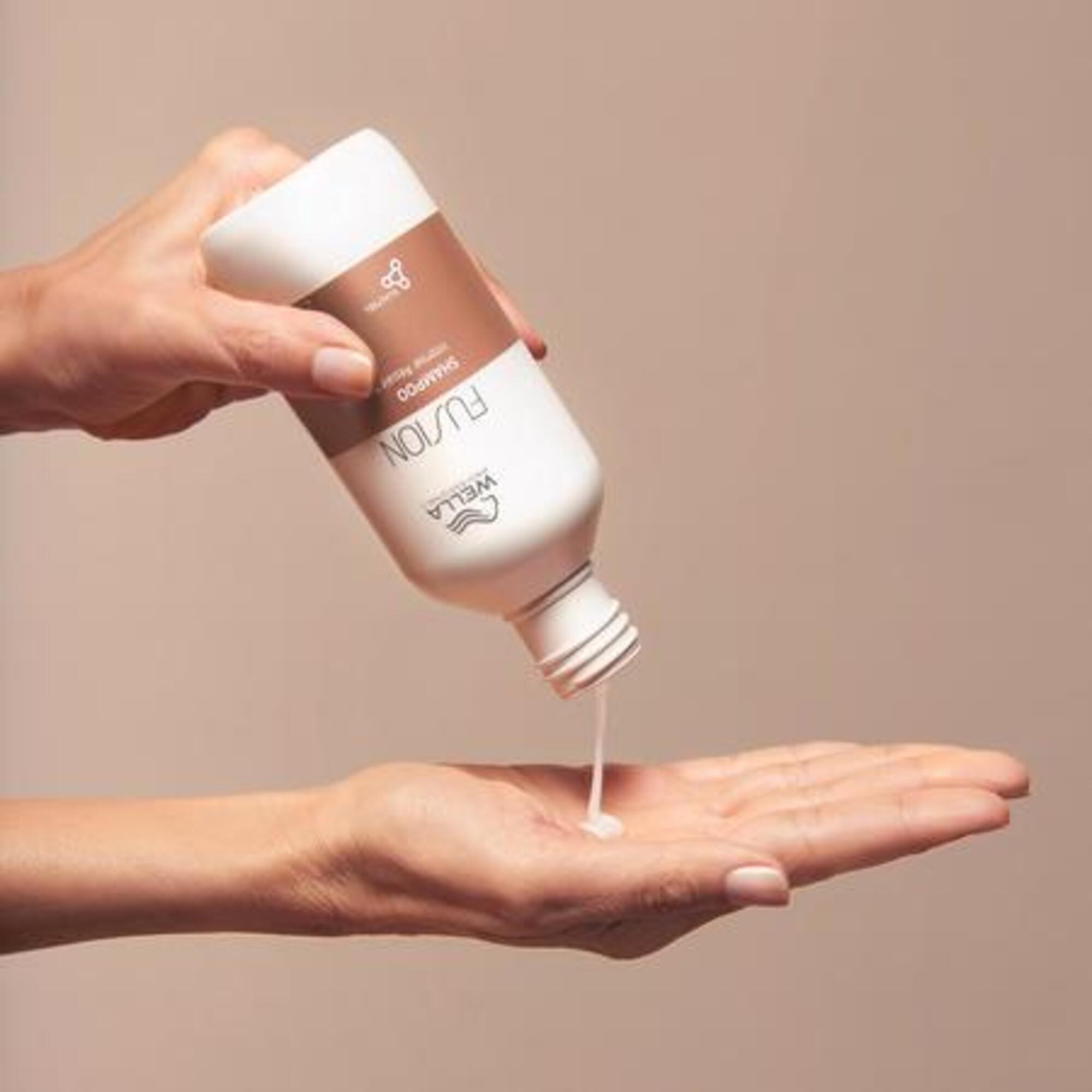 Shampoing réparation intense pour cheveux abîmés et fragilisés